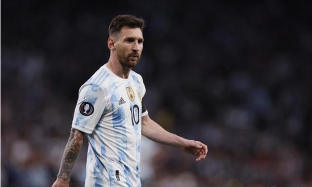 在黑暗中寻找自我：《无光之晓》如何用心理恐怖引发深度思考